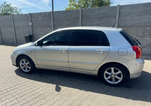 Toyota Corolla cena 10900 przebieg: 238471, rok produkcji 2004 z Warszawa małe 29